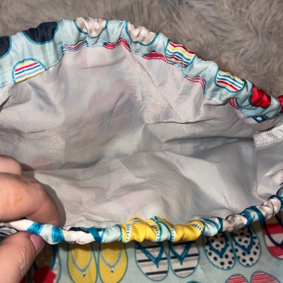 Flip Flop Pattern Drawstring Thirty one Bag - Picture 7 of 9